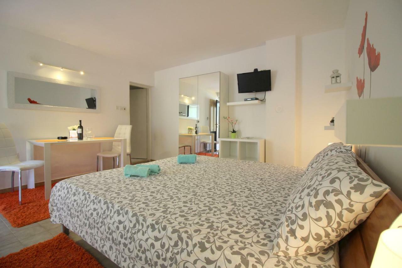 Apartments Sabina Poreč Exterior foto
