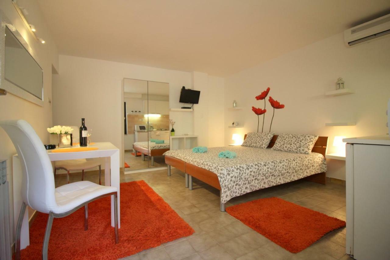 Apartments Sabina Poreč Exterior foto
